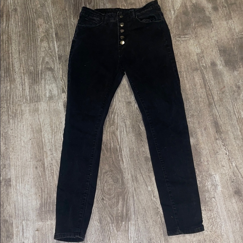 Stylish Black High-Waisted Jeans
